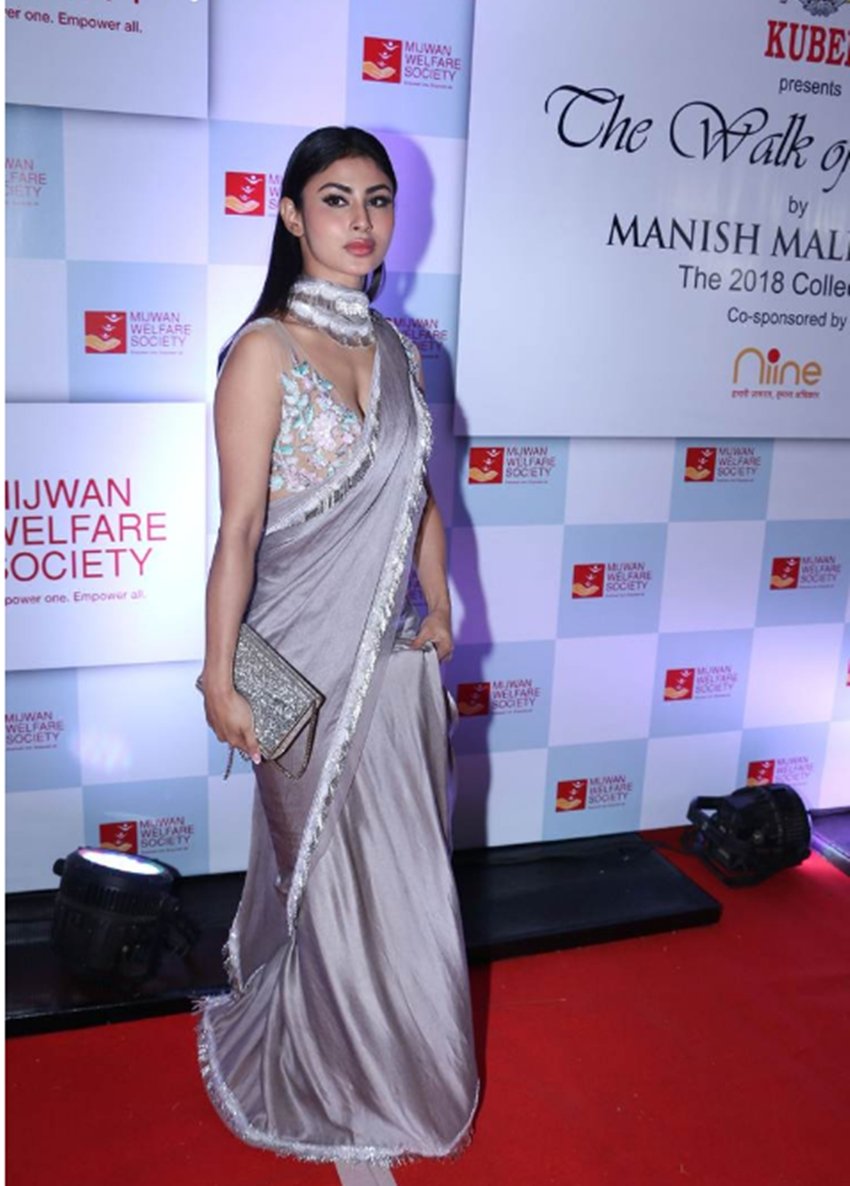 Mijwan Fashion Show 2018, ranbir kapoor, deepika padukone, deepika ranbir hand in hand on stage, deepika ranbir in Mijwan Fashion Show, see pictures of deepika ranbir kapoor, nitu kapoor, shabana azmi, mouni roy in Mijwan Fashion Show 2018, entertainment news, bollywood news, television news, entertainment news, bollywood news, television news, entertainment news, bollywood news, television news