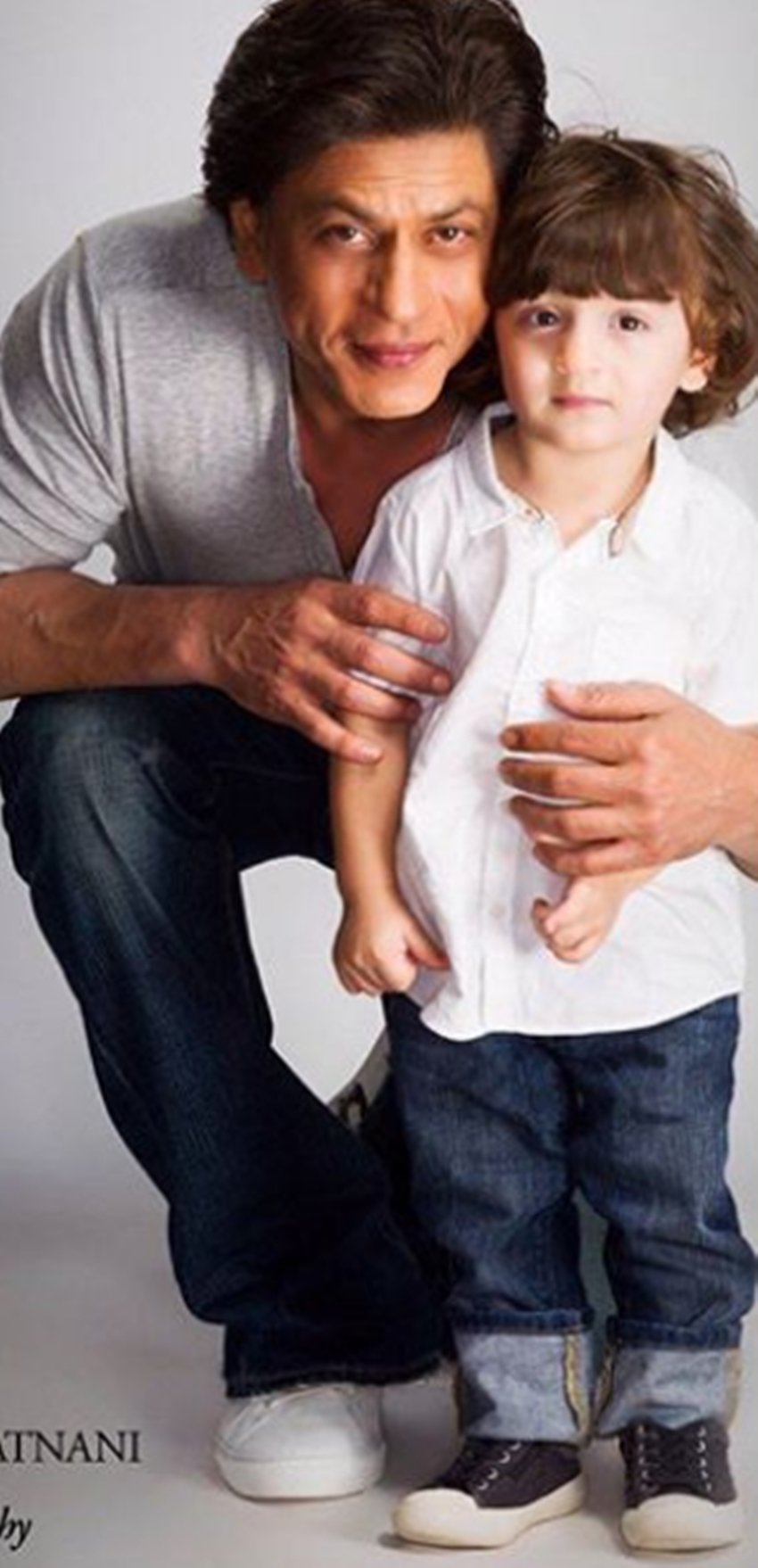 shahrukh khan, srk son abram, shahrukh khan lil munchkin, abram is in his own beautiful world, sharukh khan tell story about son abram, shahrukh khan, srk son abram, shahrukh khan lil munchkin, abram is in his own beautiful world, sharukh khan tell story about son abram, entertainment news, entertainment news, bollywood news, television news, entertainment news, bollywood news, television news