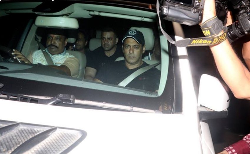 Salman Khan Back Home, Daisy shah, Huma, Katrina kaif, Saqib Reach to meet salman khan, salman in Galaxy apartment, salman in mumbai see pictures of Salman Khan, blackbuck poaching case, salman returns home Katrina Kaif, Daisy Shah, Huma Qureshi, Saqib Saleem and Ramesh Taurani, stars reach to meet Race 3 superstar, katrina kaif reach to meet salman khan, entertainment news, bollywood news, television news, entertainment news
