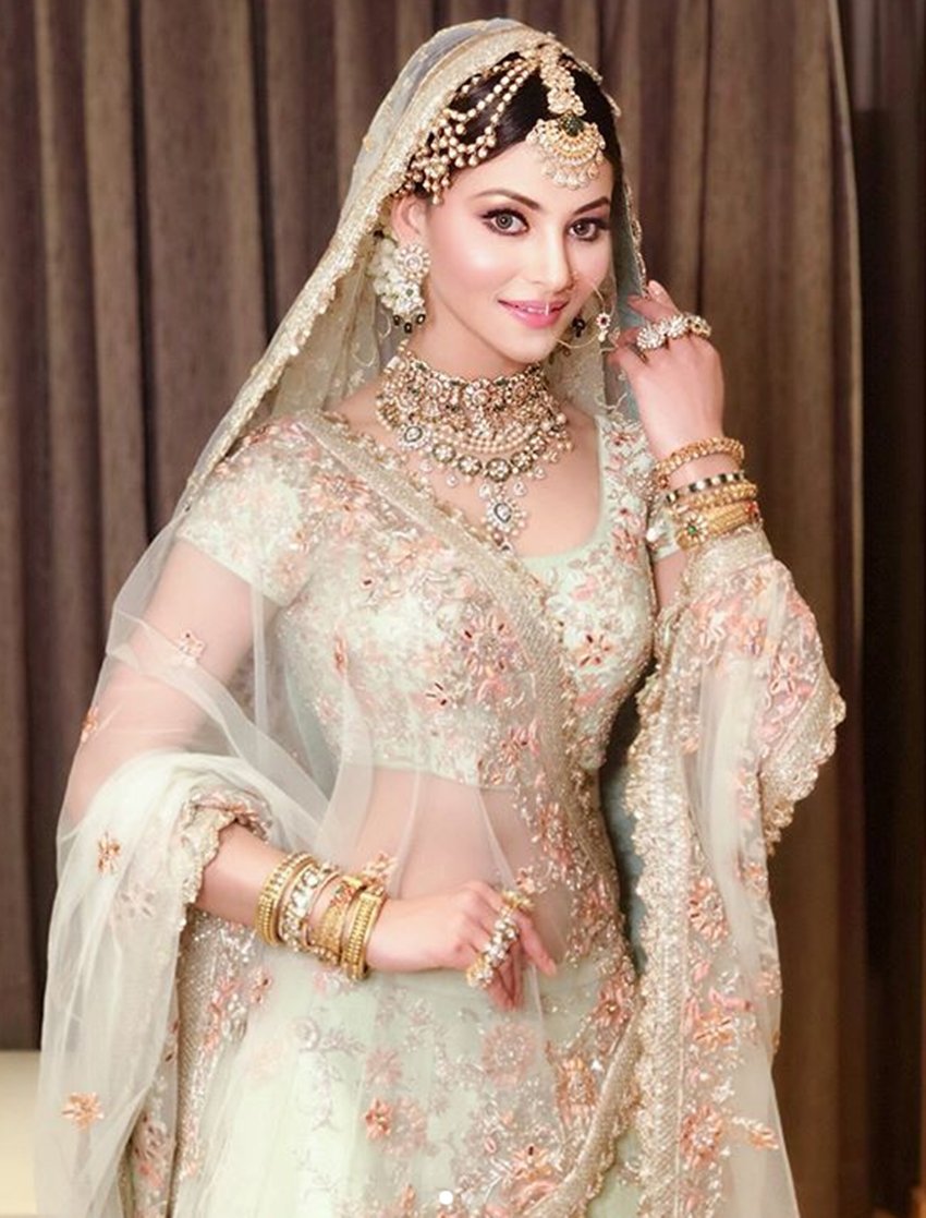 Urvashi Rautela, actress Urvashi Rautela, hate story 4 actress, hate story 4 actress Urvashi Rautela, Urvashi Rautela drop glamorous look, Urvashi Rautela get into treditional dulhan avtaar, see pictures of Urvashi Rautela, entertainment news, bollywood news, television news, entertainment news, bollywood news, television news, entertainment news