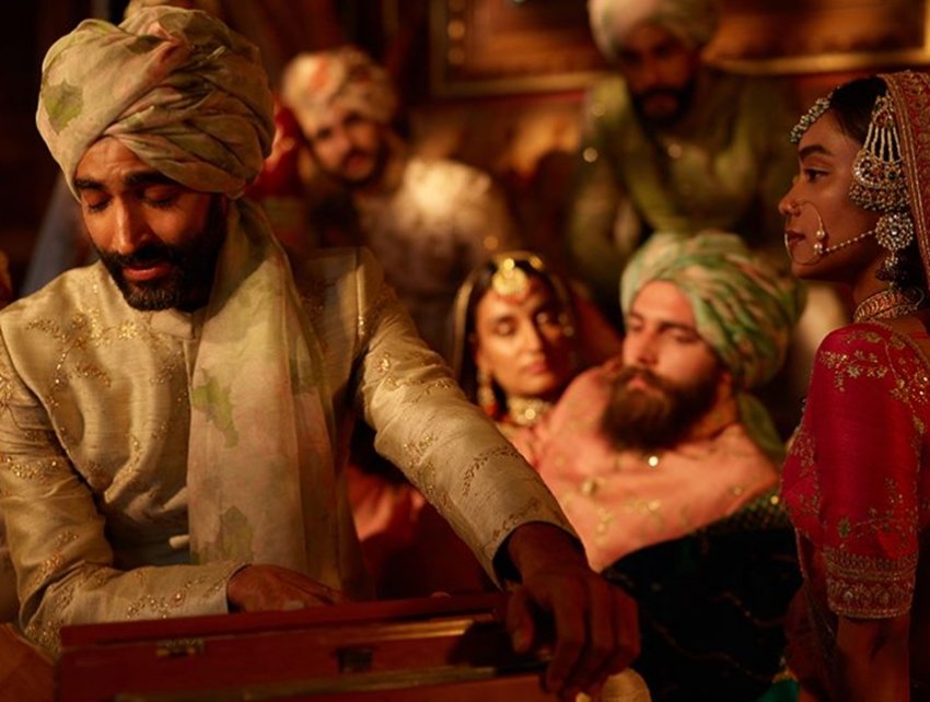 Sabyasachi Mukherjee, Fashion designer Sabyasachi Mukherje, Model Looks Like Sridevi Daughter, Model Looks like Janhvi Kapoor, see pictures of Model Looks like Janhvi Kapoor, entertainment news, bollywood news, television news, entetainment news