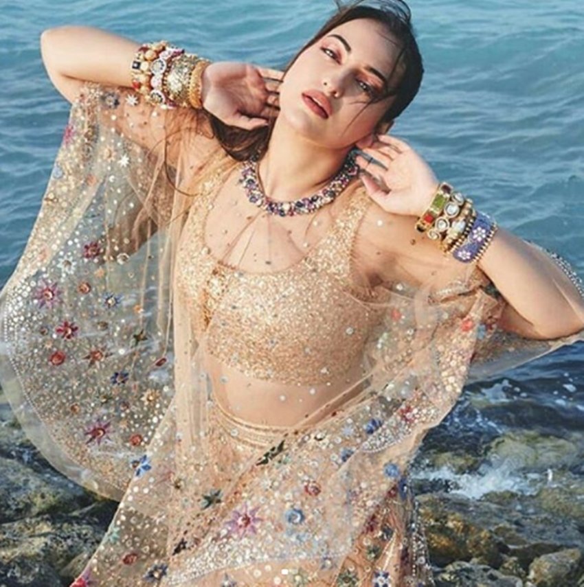 sonakshi sinha, sober photoshoot of sonakshi sinha, sonakshi looking beautiful, sonakshi with nath, sonakshi sinha in beach, see pictures of sonakshi sinha, entertainment news, bollywood news, television news, entertainment news, bollywood news, television news,entertainment news, bollywood news, television news, entertainment news, bollywood news, television news