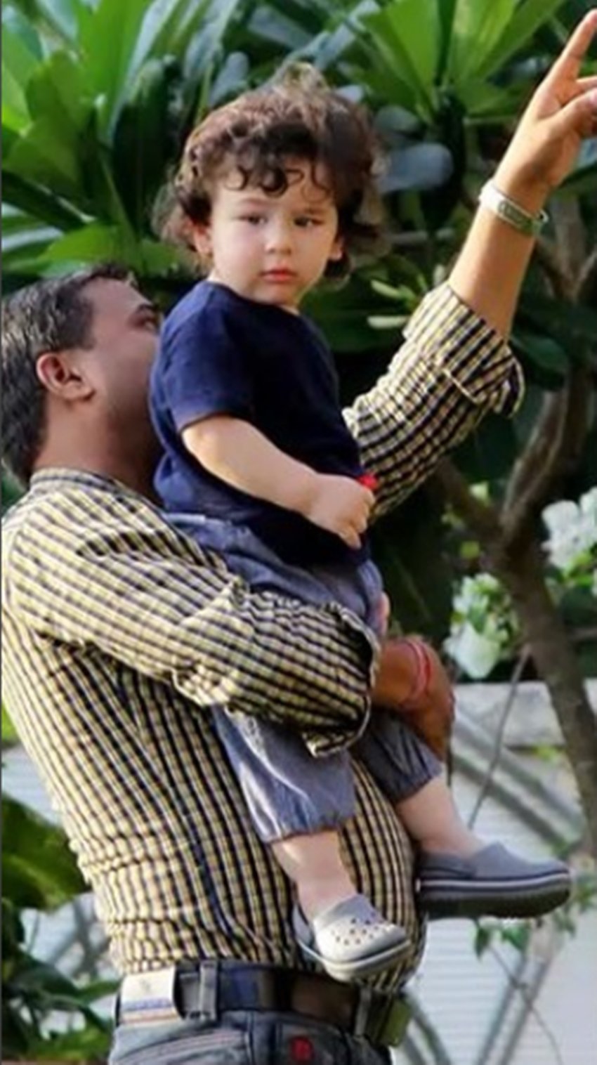 photos of taimur ali khan, taimur with cousin inaaya, taimur and inaaya naumi, inaaya naumi in swimming pool, inaaya naumi, taimur ali khan outside swimming pool, inaaya naumi with papa kunal khemu, entertainment news, bollywood news, television news, entertainment news, bollywood news, television news
