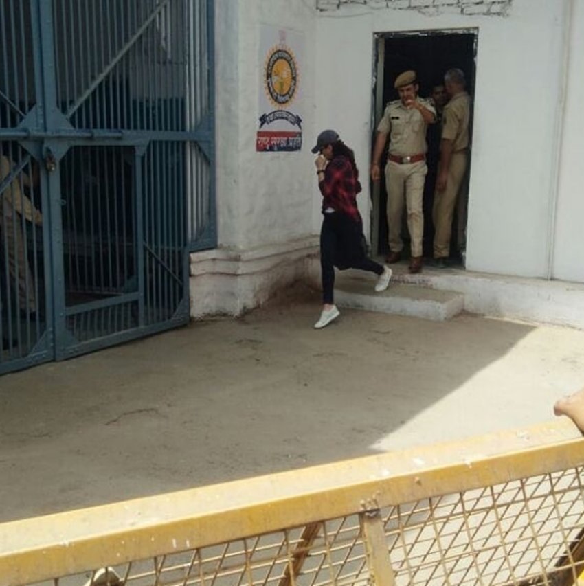 alman khan, salman khan latest news, salman khan zamanat, salman khan news, salman khan bail, salman khan verdict, salman khan case, salman khan bail plea, salman khan jail, blackbuck poaching case, blackbuck poaching case verdict, blackbuck poaching case latest news, blackbuck poaching case news, blackbuck poaching case latest news, blackbuck poaching case live