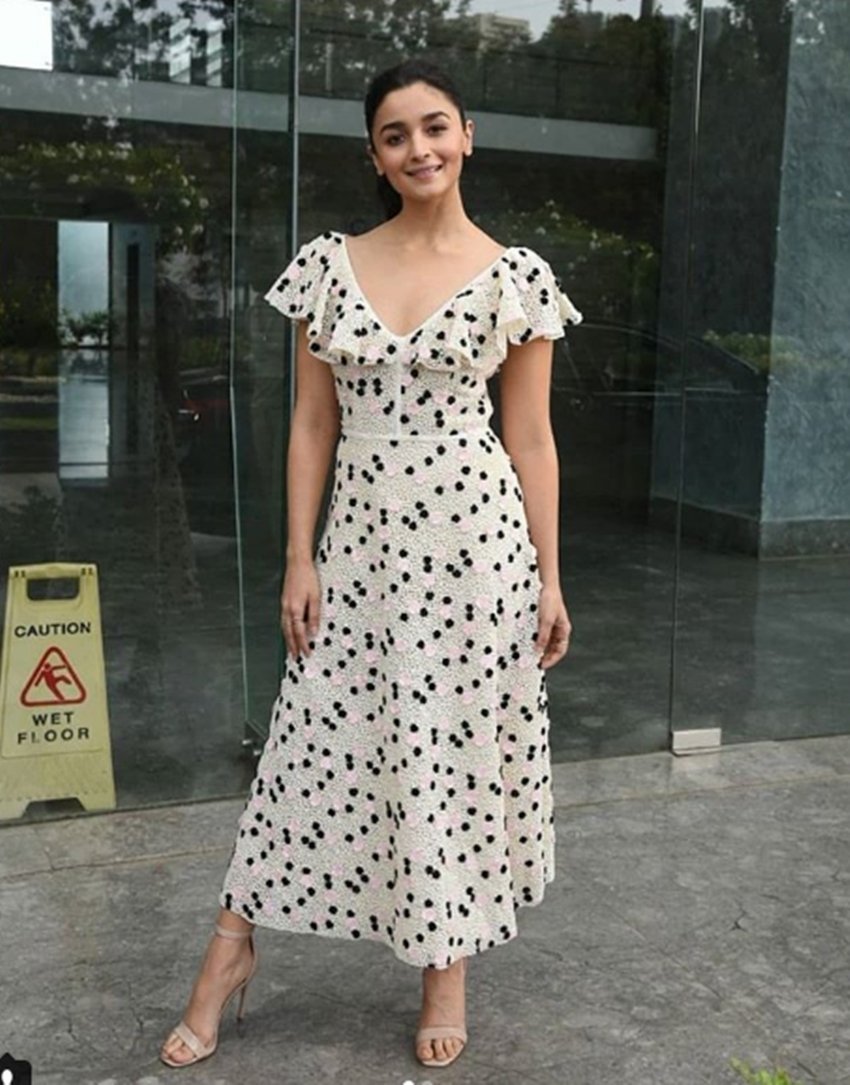 alia bhatt, alia bhatt during up coming movie raazi pramotion, alia bhatt up coming movie raazi, alia looking stunning, alia bhatt in masti mood, entertainment news, entertainment news, bollywood news, television news, entertainment news, entertainment news, bollywood news, television news