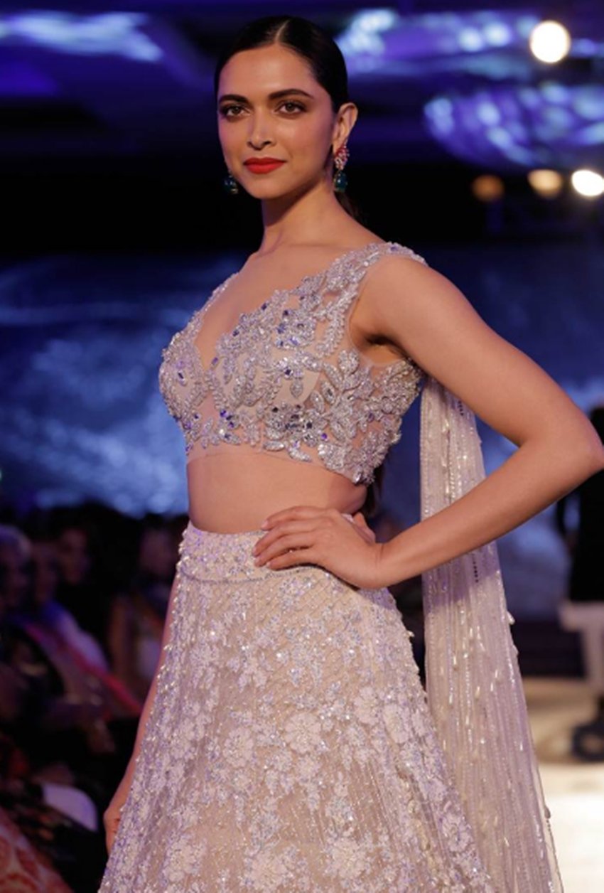 Mijwan Fashion Show 2018, ranbir kapoor, deepika padukone, deepika ranbir hand in hand on stage, deepika ranbir in Mijwan Fashion Show, see pictures of deepika ranbir kapoor, nitu kapoor, shabana azmi, mouni roy in Mijwan Fashion Show 2018, entertainment news, bollywood news, television news, entertainment news, bollywood news, television news, entertainment news, bollywood news, television news