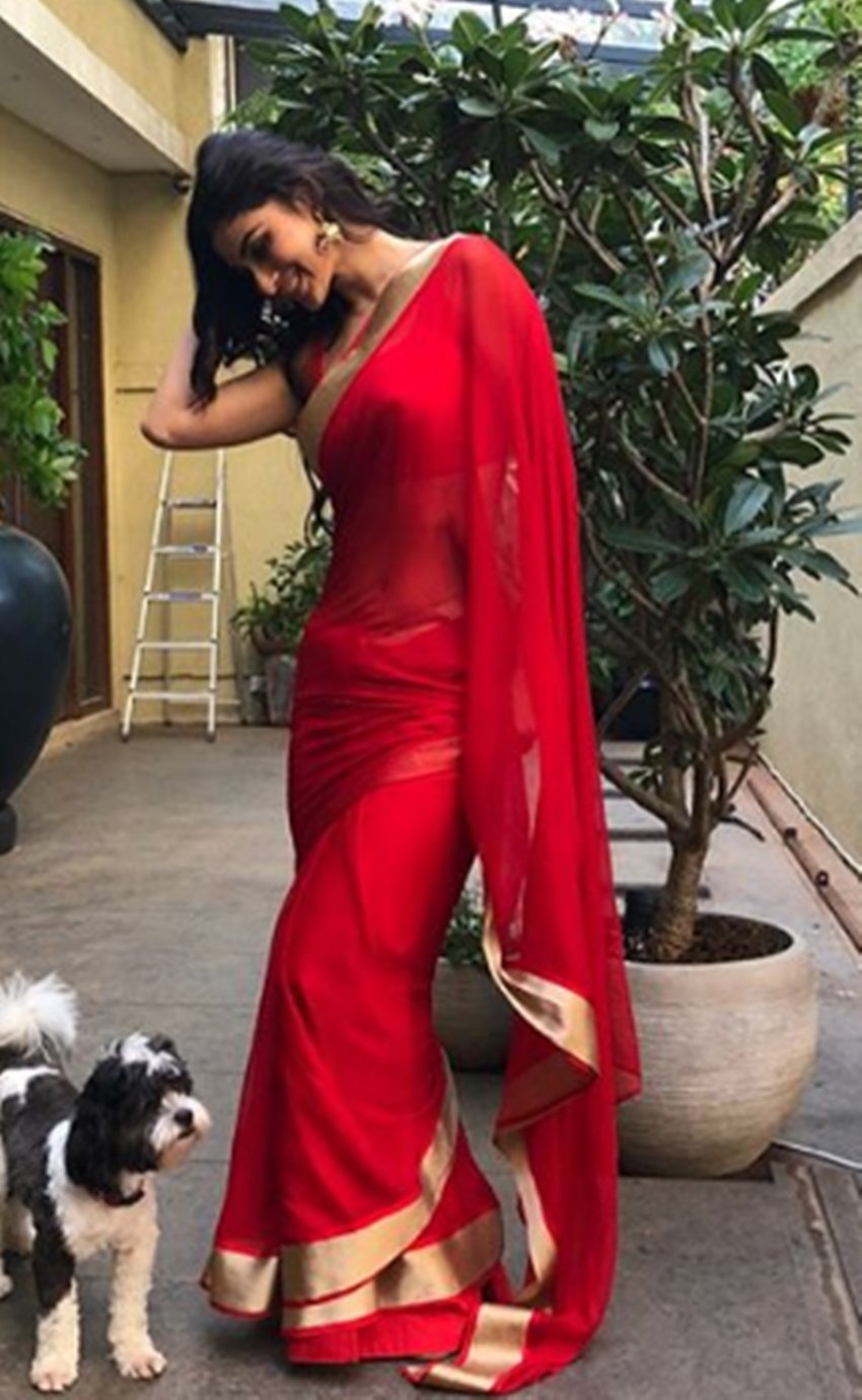 naagin actress mouni roy, naagin 2 populer actress, akshay kumar gold actress mouni roy, mouni roy will steal your heart, see pictures of mouni, mouni in light pink colour saree, entertainment news, bollywood news, television news, entertainment news, entertainment news, bollywood news, television news