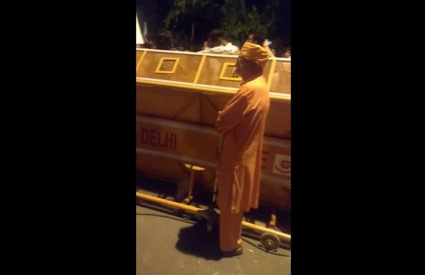 वायरल वीडियो का स्क्रीनशॉट। वायरल वीडियो का स्क्रीनशॉट।