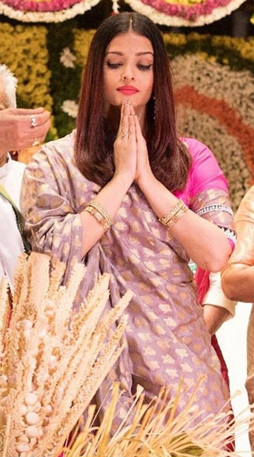 Aishwarya Rai bachchan, aishwarya in pink saree, aishwarya looks stunning, aishwarya at the inauguration of Buntera Bhavan, aishwarya in Pune, entertainment news, bollywood news, television news, entertainment news, bollywood news, television news, entertainment news