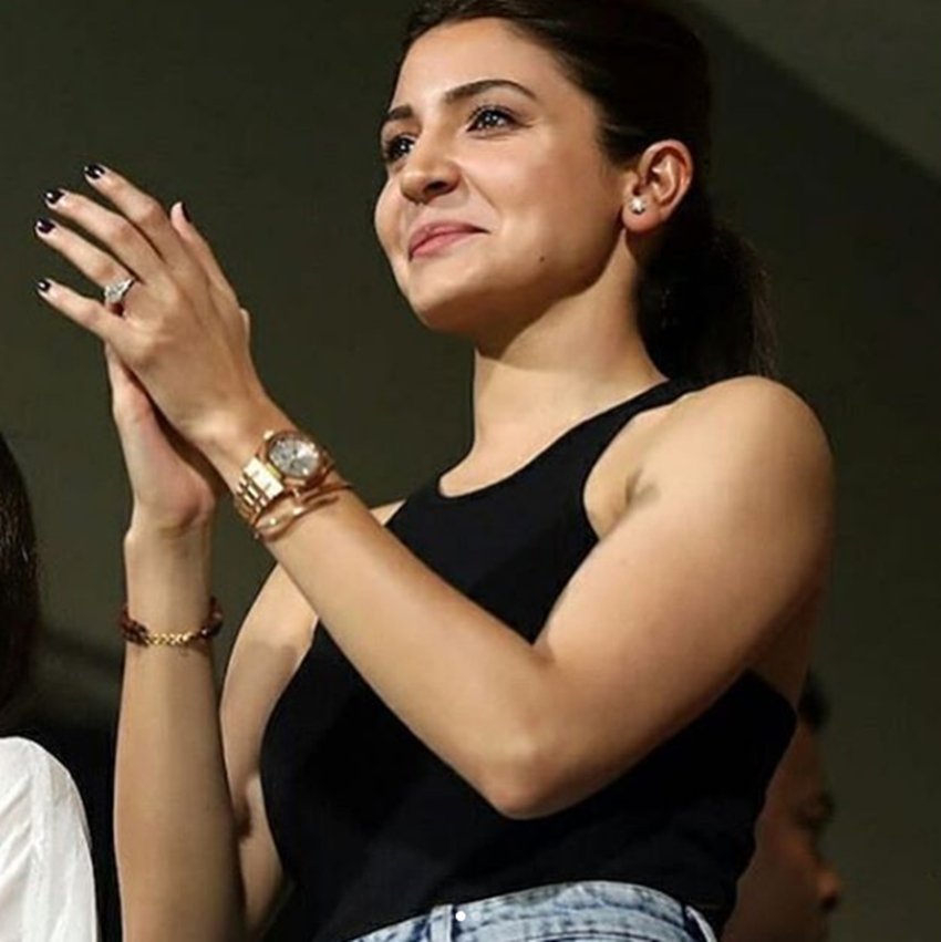 IPL, Anushka Sharma sending love, ANUSHKA SHARMA flying kiss to husband Virat Kohli, ANUSHKA IN Indian Premier League, see pictures OF ANUSHKA, ipl, ipl 2018, ipl 2018 time table, mi team 2018 players list, csk team 2018 players list, mi team 2018 squad, mi vs csk, ipl 2018 schedule, ipl 2018 team, ipl team 2018, ipl team 2018 players list, ipl scehdule 2018, ipl time table 2018, ipl team players list 2018