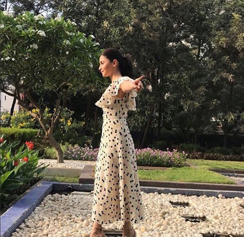 alia bhatt, alia bhatt during up coming movie raazi pramotion, alia bhatt up coming movie raazi, alia looking stunning, alia bhatt in masti mood, entertainment news, entertainment news, bollywood news, television news, entertainment news, entertainment news, bollywood news, television news