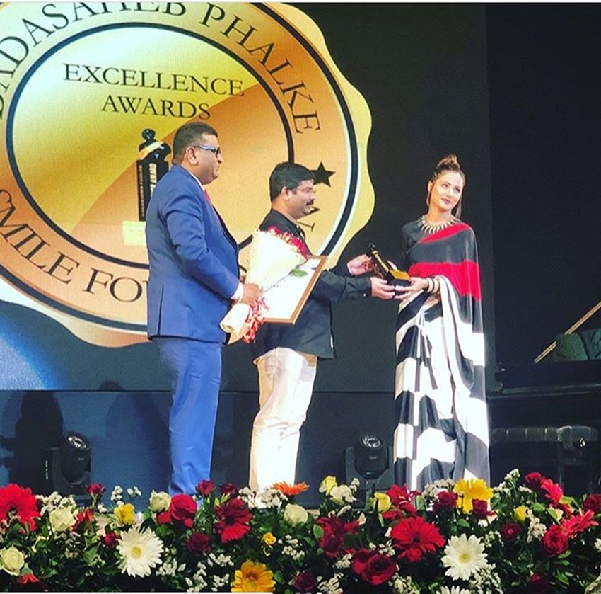 Dadasaheb Phalke Excellence Awards 2018, Dadasaheb Phalke award, shahid kapoor, hina khan, diljit dosanjh, shilpa shetty, jennifer winget, vikas gupta, yuvika chaudhary, shahid kapoor got the award see pictures, hina khan got the award, see pictures of Dadasaheb Phalke Excellence Awards 2018, entertainnment news, bollywood news, television news, entertainnment news, bollywood news, television news