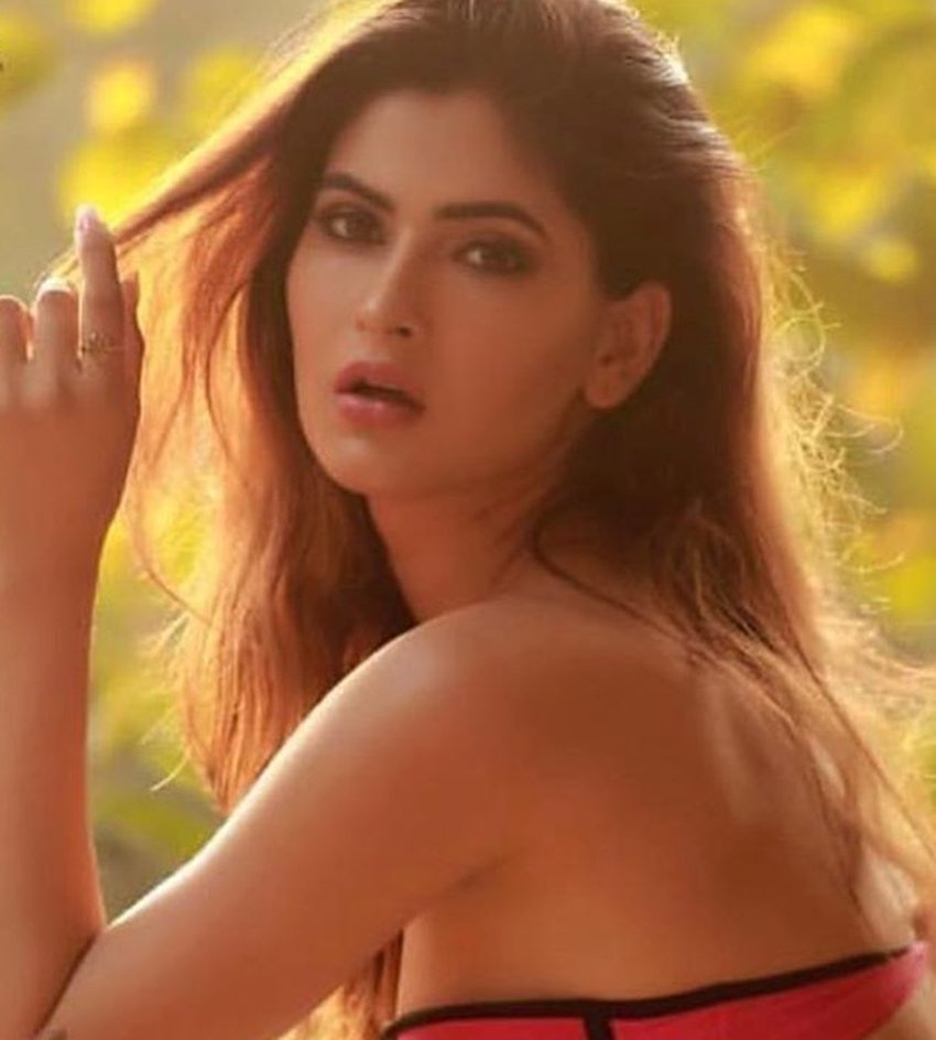 ragini mms actress, ragini mms actress karishma sharma, ragini mms actress boldness, arishma sharma actress boldness, ragini mms, karishma sharma on instagram, karishma sharma shared a picture without top, entertainment news,bollywood news, television news, entertainment news,entertainment news, bollywood news, television news, entertainment news