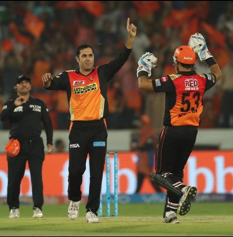 सनराइजर्स हैदराबाद के खिलाड़ी मोहम्मद नबी
(Source-Facebook) सनराइजर्स हैदराबाद के खिलाड़ी मोहम्मद नबी
(Source-Facebook)