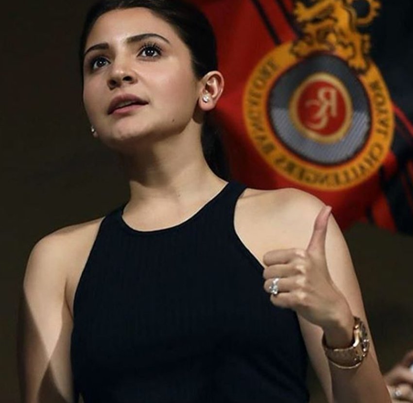 IPL, Anushka Sharma sending love, ANUSHKA SHARMA flying kiss to husband Virat Kohli, ANUSHKA IN Indian Premier League, see pictures OF ANUSHKA, ipl, ipl 2018, ipl 2018 time table, mi team 2018 players list, csk team 2018 players list, mi team 2018 squad, mi vs csk, ipl 2018 schedule, ipl 2018 team, ipl team 2018, ipl team 2018 players list, ipl scehdule 2018, ipl time table 2018, ipl team players list 2018