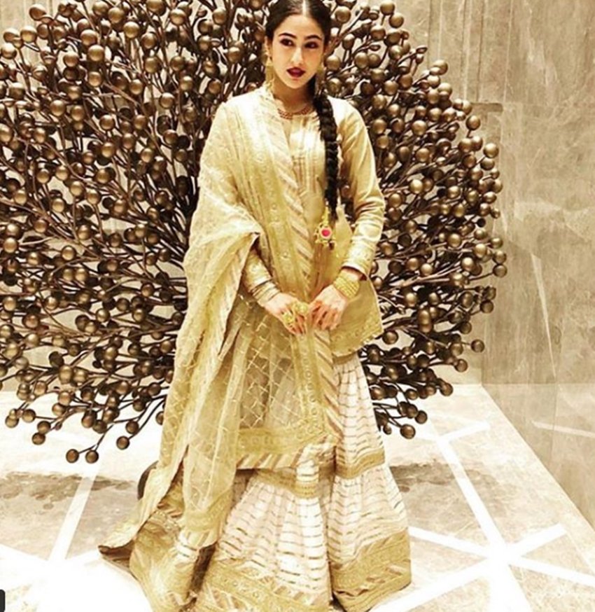 Sara Ali Khan, sara looking amazing in traditional, simba girl sara ali khan, sara ali khan dress, sara poses with mummy Amrita Singh, sara ali khan and Dimple Kapadia, see pictures of sara ali khan, entertainment news, bollywood news, television news, bollywood news,entertainment news, bollywood news, television news
