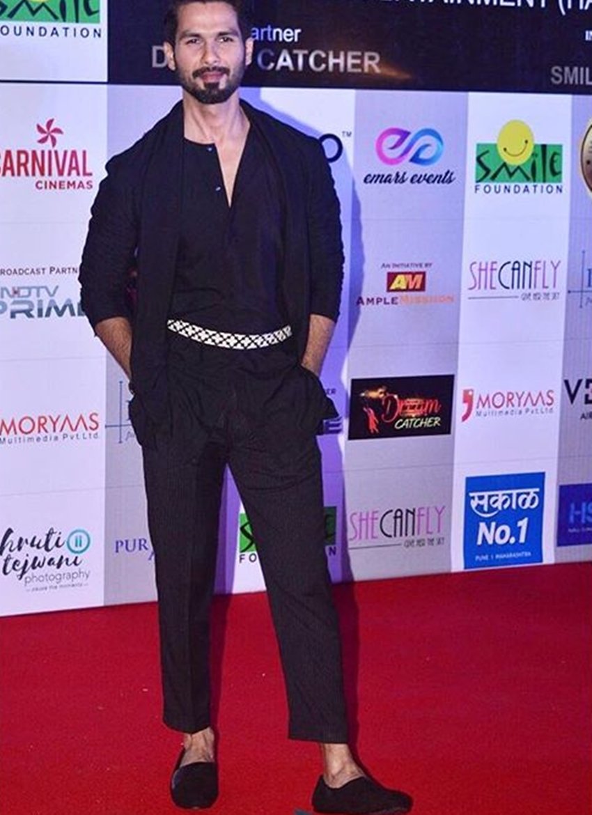 Dadasaheb Phalke Excellence Awards 2018, Dadasaheb Phalke award, shahid kapoor, hina khan, diljit dosanjh, shilpa shetty, jennifer winget, vikas gupta, yuvika chaudhary, shahid kapoor got the award see pictures, hina khan got the award, see pictures of Dadasaheb Phalke Excellence Awards 2018, entertainnment news, bollywood news, television news, entertainnment news, bollywood news, television news