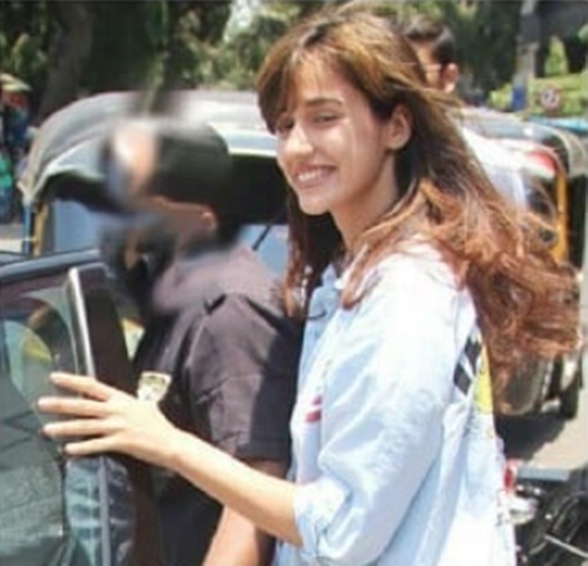 Disha Patani, Tiger Shrof, baaghi 2 star, disha patani with tiger for Outing, disha patani with tiger for Lunch, disha patani With Mom Ayesha Shroff, tiger Mom Ayesha and disha patani hand in hand see pictures, entertainment news, bollywood news television news, bollywood news, entertainment news, bollywood news television news, bollywood news, entertainment news