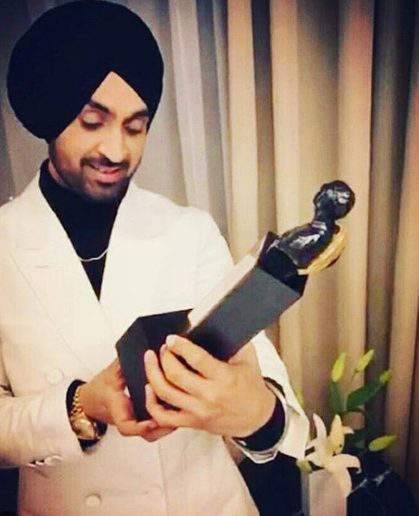 Dadasaheb Phalke Excellence Awards 2018, Dadasaheb Phalke award, shahid kapoor, hina khan, diljit dosanjh, shilpa shetty, jennifer winget, vikas gupta, yuvika chaudhary, shahid kapoor got the award see pictures, hina khan got the award, see pictures of Dadasaheb Phalke Excellence Awards 2018, entertainnment news, bollywood news, television news, entertainnment news, bollywood news, television news