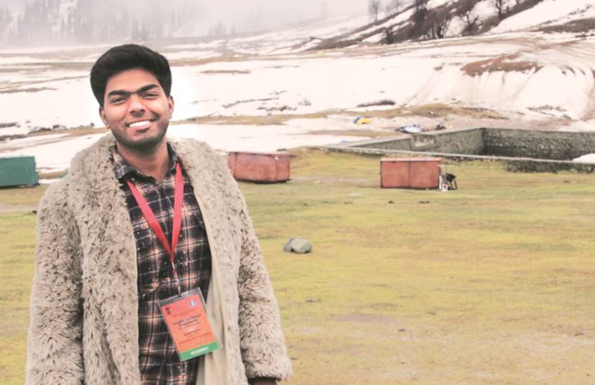 अजित के मुताबिक, इस बात में कोई शक नहीं है कि कश्मीर दुनिया का स्वर्ग है। उन्होंने बताया कि लोगों के मन में कश्मीर की जो छवि बनी हुई है, उससे कश्मीर के साथ-साथ पूरे देश का नुकसान हो रहा है। अजित के मुताबिक, इस बात में कोई शक नहीं है कि कश्मीर दुनिया का स्वर्ग है। उन्होंने बताया कि लोगों के मन में कश्मीर की जो छवि बनी हुई है, उससे कश्मीर के साथ-साथ पूरे देश का नुकसान हो रहा है।