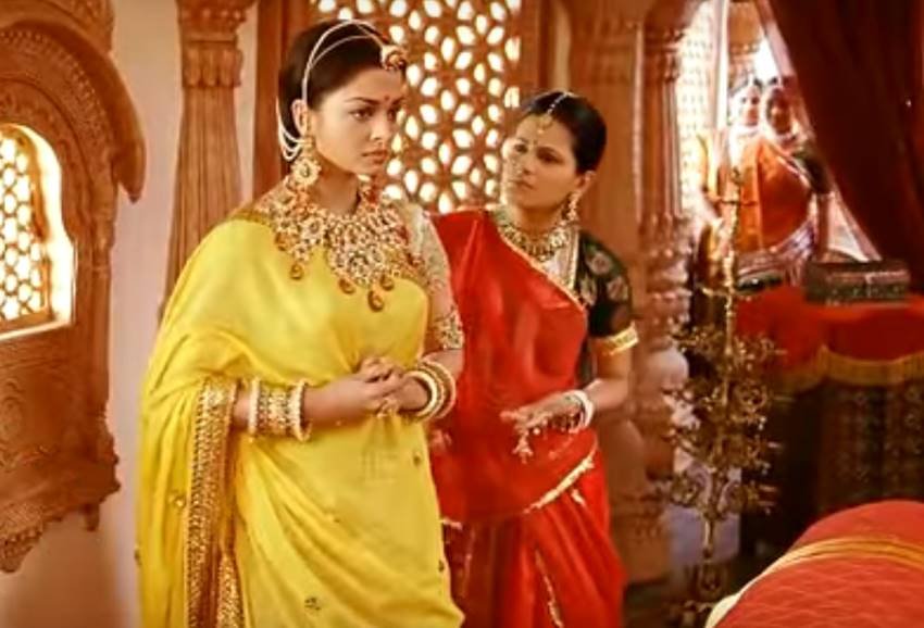 Aishwarya Rai Bachchan, Amitabh Bachchan, Anushka Sharma, Deepika Padukone, Kareena Kapoor Khan, Madhuri Dixit, Vivek Oberoi, Heaviest Costumes, Heaviest Costumes in bollywood, Heaviest Costumes of actress, Heaviest Costumes pics, Heaviest Costumes photos, Heaviest Costumes in films, Heaviest Costumes of stars, photo gallery