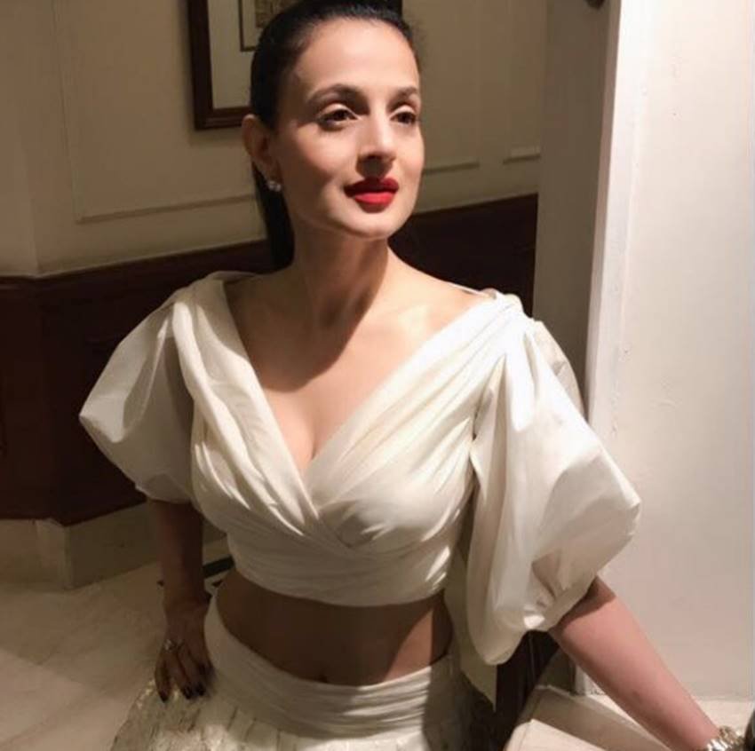 Ameesha Patel, Ameesha Patel injury, Ameesha Patel shoulder injury, Ameesha Patel pics, Ameesha Patel photos, Ameesha Patel sexy pics, Ameesha Patel sexy photos, Ameesha Patel pictures, Ameesha Patel hot pics, Ameesha Patel hot photos, Ameesha Patel bold pics, Ameesha Patel bold photos, Ameesha Patel new pics, Ameesha Patel new photos, bollywood Actress, bollywood Actress Ameesha Patel, photo gallery