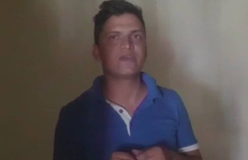 उत्तराखंड में सोमवार को गिरफ्तार किया गया आरोपी बीएसएफ का हेड कॉन्स्टेबल। (फोटोः एएनआई) 
