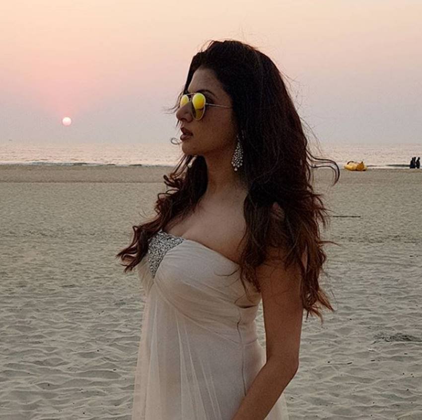 Bhagyashree, Bhagyashree pics, Bhagyashree photos, Bhagyashree pictures, Bhagyashree new pics, Bhagyashree new photos, Bhagyashree fitness, Bhagyashree gym, Bhagyashree exercise, Bhagyashree fitness pics, Bhagyashree workout, Salman Khan, Salman Khan actress, Heroine Bhagyashree, Actress Bhagyashree, Actress Bhagyashree pics, Actress Bhagyashree photos, photo gallery
