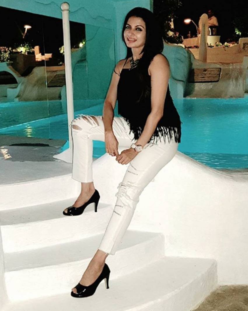 Bhagyashree, Bhagyashree pics, Bhagyashree photos, Bhagyashree pictures, Bhagyashree new pics, Bhagyashree new photos, Bhagyashree fitness, Bhagyashree gym, Bhagyashree exercise, Bhagyashree fitness pics, Bhagyashree workout, Salman Khan, Salman Khan actress, Heroine Bhagyashree, Actress Bhagyashree, Actress Bhagyashree pics, Actress Bhagyashree photos, photo gallery