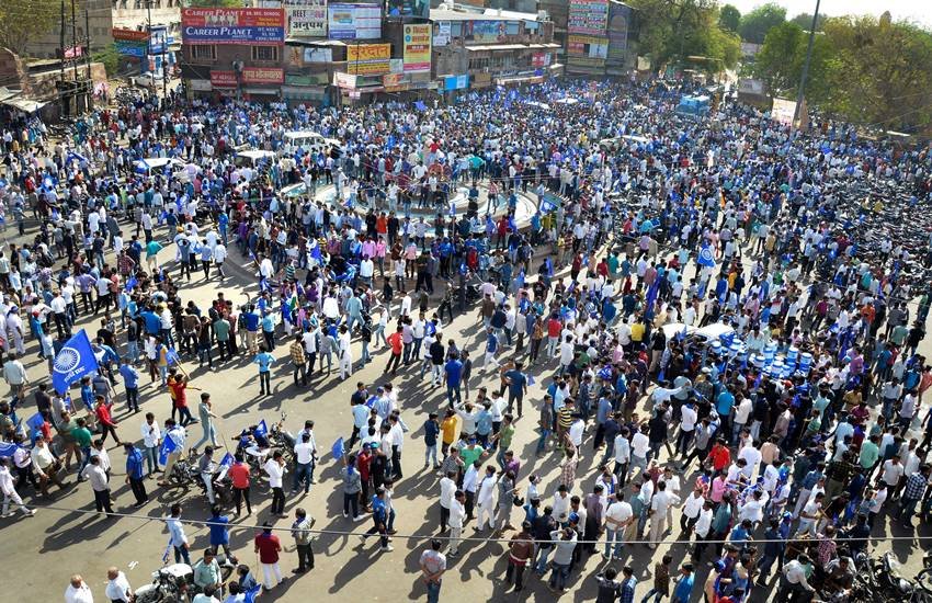 Bharat Bandh 2018 Today LIVE News, Bharat Band Today 9th August 2018: अप्रैल में भारत बंद के दौरान विरोध करते प्रदर्शनकारी (पीटीआई फाइल फोटो)