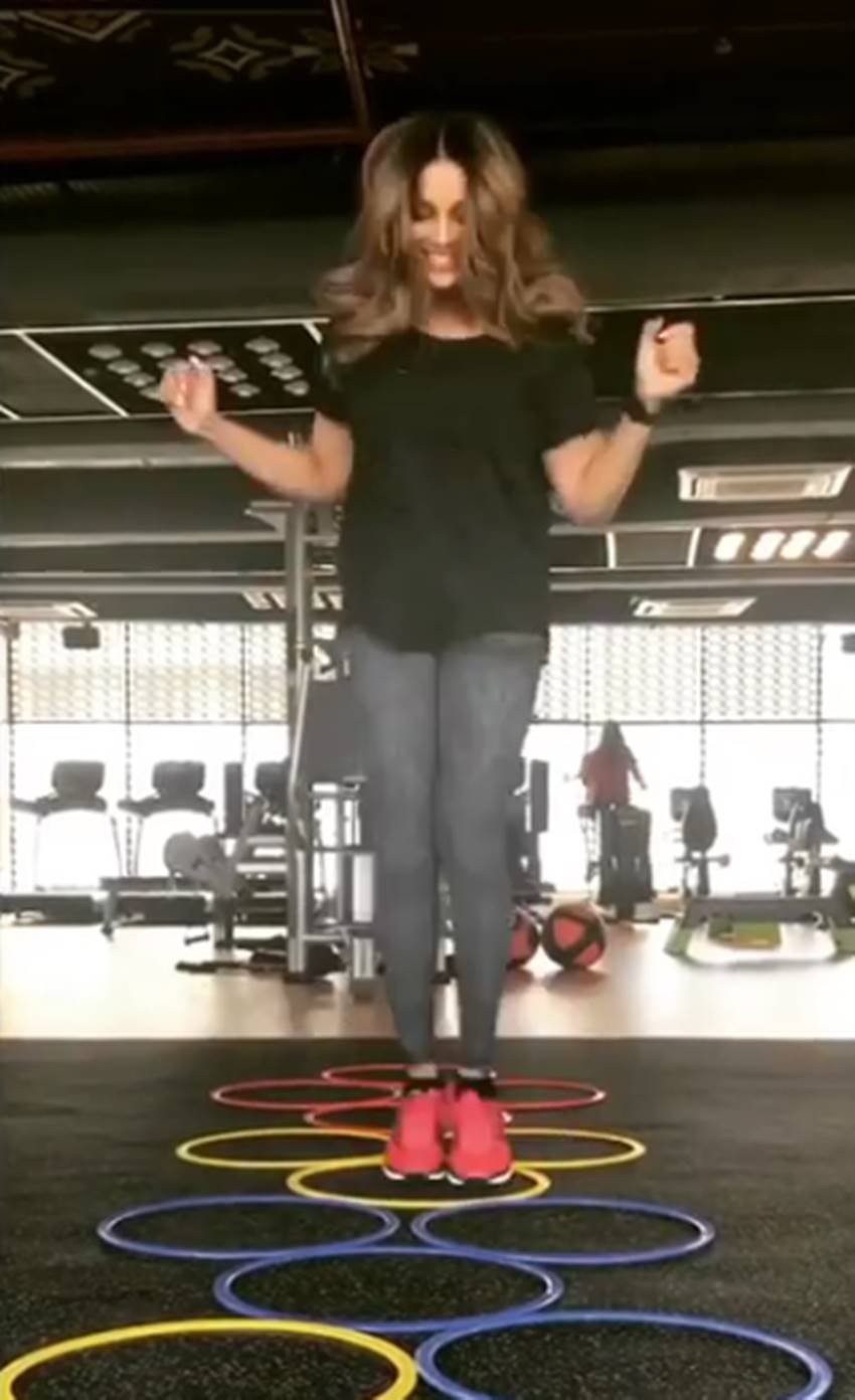Bipasha Basu, Bipasha Basu fitness, Bipasha Basu exercise, Bipasha Basu health, Bipasha Basu pics, Bipasha Basu photos, Bipasha Basu pictures, Kareena Kapoor, Kareena Kapoor fitness, Kareena Kapoor exercise, Kareena Kapoor health, Bipasha Basu new pics, Bipasha Basu sexy pics, Bipasha Basu sexy photos, Bipasha Basu hot photos, Bipasha Basu hot photos, Bipasha Basu gym, photo gallery