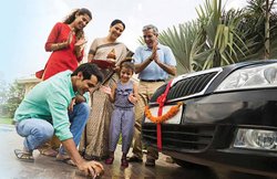 कार लोन लेने का सोच रहे हैं तो इन बातों का रखें ख्याल