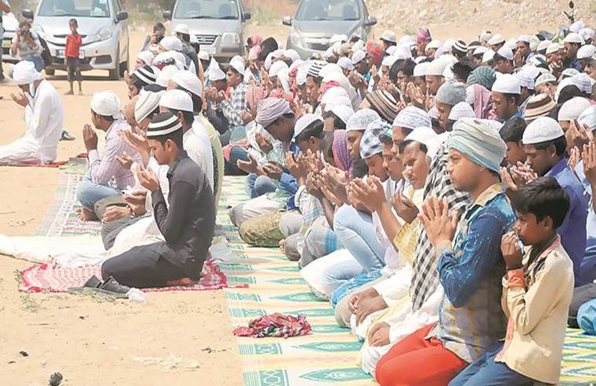 harayana, Namaaz, Namaaz disrupted, Gurgaon, gurugram Gurgaon news, Hindu-muslims, Jai Shri ram, Muslim prayers disruption, Gurgaon muslims, Gurgaon police, viral video, trending news, accused bail, Hindi news, News in Hindi, Delhi news, Ncr News, Jansatta