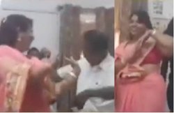 VIDEO: सरकारी दफ्तर में अधिकारियों की मस्ती, अभिषेक और ऐश्वर्या बन जमकर किया कजरारे-कजरारे