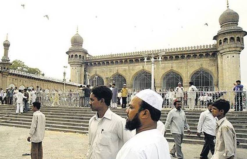 हैदराबाद स्थित मक्का मस्जिद में इसी जगह पर 2007 में धमाका हुआ था। (एक्सप्रेस फोटोः राज दयाल)