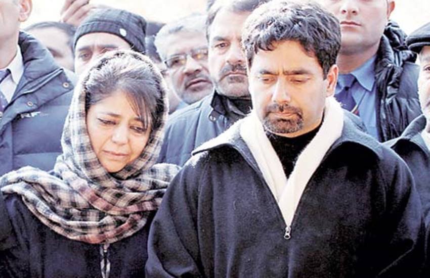 जम्मू-कश्मीर की सीएम महबूबा मुफ्ती के भाई तसादुक मुफ्ती राज्य के पर्यटन मंत्री हैं। (फाइल फोटो) 