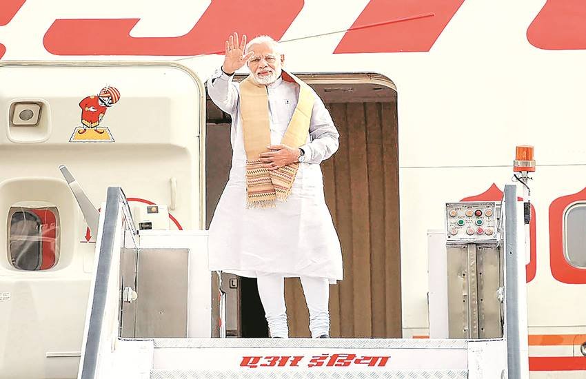 प्रधानमंत्री नरेंद्र मोदी सोमवार को नई दिल्ली से स्वीडन और ब्रिटेन के दौरे पर रवाना हुए। 