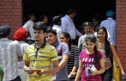 NEET 2018 Admit Card: नीट परीक्षा के एडमिट कार्ड जारी, cbseneet.nic.in से करें डाउनलोड