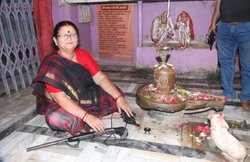 अपनी ही सरकार के खिलाफ धरने पर बैठीं कानपुर की मेयर, बोलीं- PWD में है भ्रष्टाचार का जिन्न