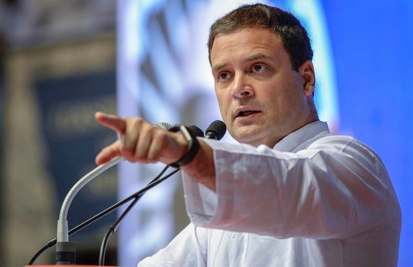 नई दिल्ली के तालकटोरा स्टेडियम में कांग्रेसियों को संबोधित करते पार्टी प्रमुख राहुल गांधी। (फोटोः INC)