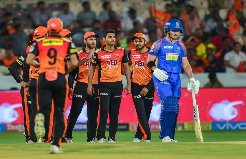 राजस्थान रॉयल्स के बल्लेबाज डी 'आर्की शॉर्ट आउट होने के बाद लौटते हुए (एपी फोटो)