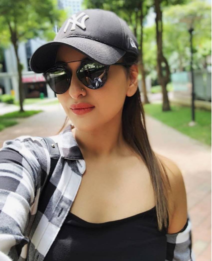 Sonakshi Sinha, Sonakshi Sinha trools, Sonakshi Sinha trooled, Sonakshi Sinha pics, Sonakshi Sinha photos, Sonakshi Sinha pictures, Sonakshi Sinha hot pics, Sonakshi Sinha hot photos, Sonakshi Sinha sexy pics, Sonakshi Sinha sexy photos, Sonakshi Sinha instagram pics, Sonakshi Sinha instagram photos, Bollywood Actress Sonakshi Sinha, Bollywood Actress Sonakshi Sinha pics, photo gallery