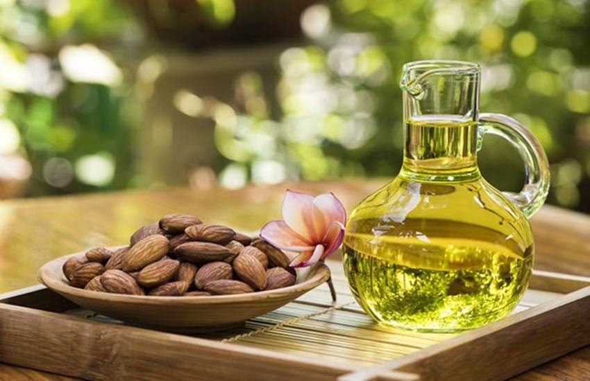 hair, hair care in hindi, almond oil for hair, benefits of almond oil, dandruff, hair fall, dry hair, dry scalp, hair treatments, hair beauty tips in hindi, health news in hindi, lifestyle news in hindi, healthy lifestyle tips in hindi, health tips in hindi, jansatta