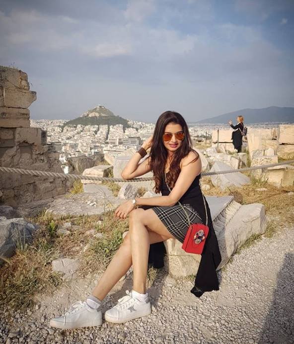 shrimant rajkumari bhagyashree raje patwardhan, bhagyashree photos in 49 age, bhagyashree movies, bhagyashree photos, bhagyashree hot photos, bhagyashree holidays, bhagyashree trips