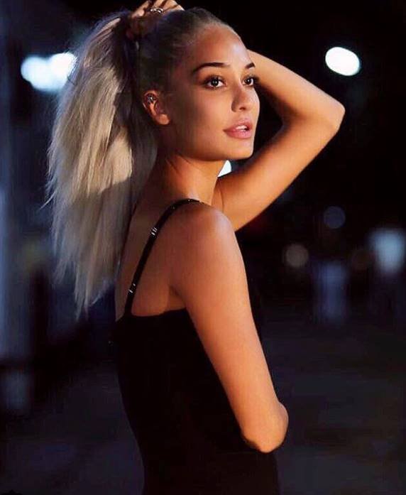 lisa haydon, actress lisa haydon, bollywood actress lisa haydon, lisa haydon photos, lisa haydon bold photos, lisa haydon hot pictures, lisa haydon bold avtaar, lisa haydon movies, lisa haydon swimsuite, lisa haydon instagram, lisa haydon social media, lisa haydon hot look, lisa haydon, entertainment, jansatta