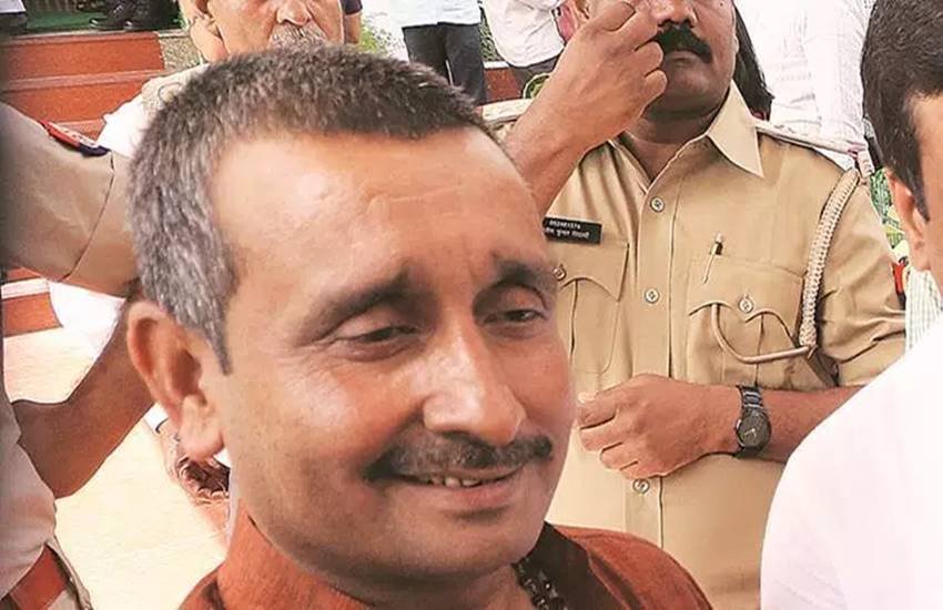 सीबीआई की गिरफ्त में गैंगरेप के आरोपी बीजेपी विधायक कुलदीप सेंगर।