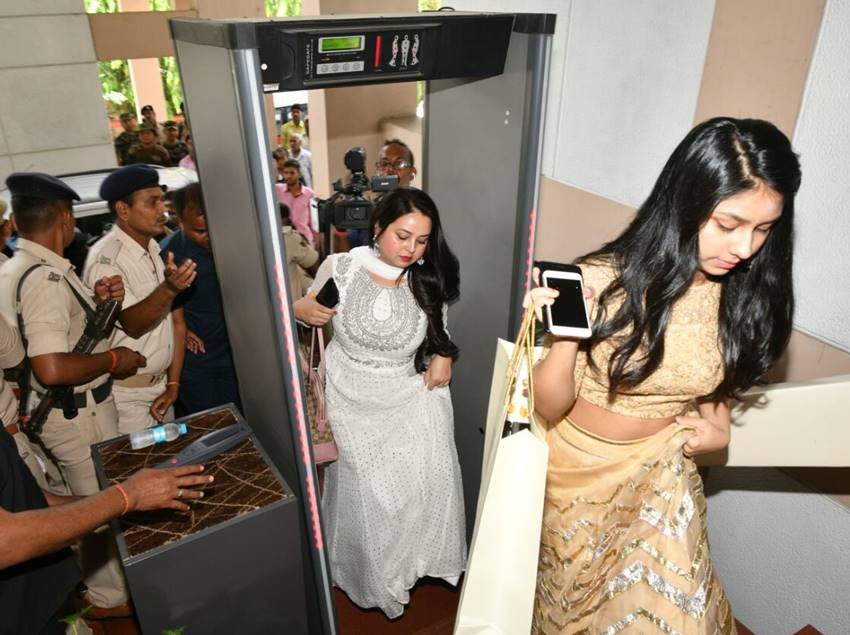 patna, bihar, jdu, ring ceremony, rjd, tej pratap yadav, aishwarya rai, lalu prasad yadav