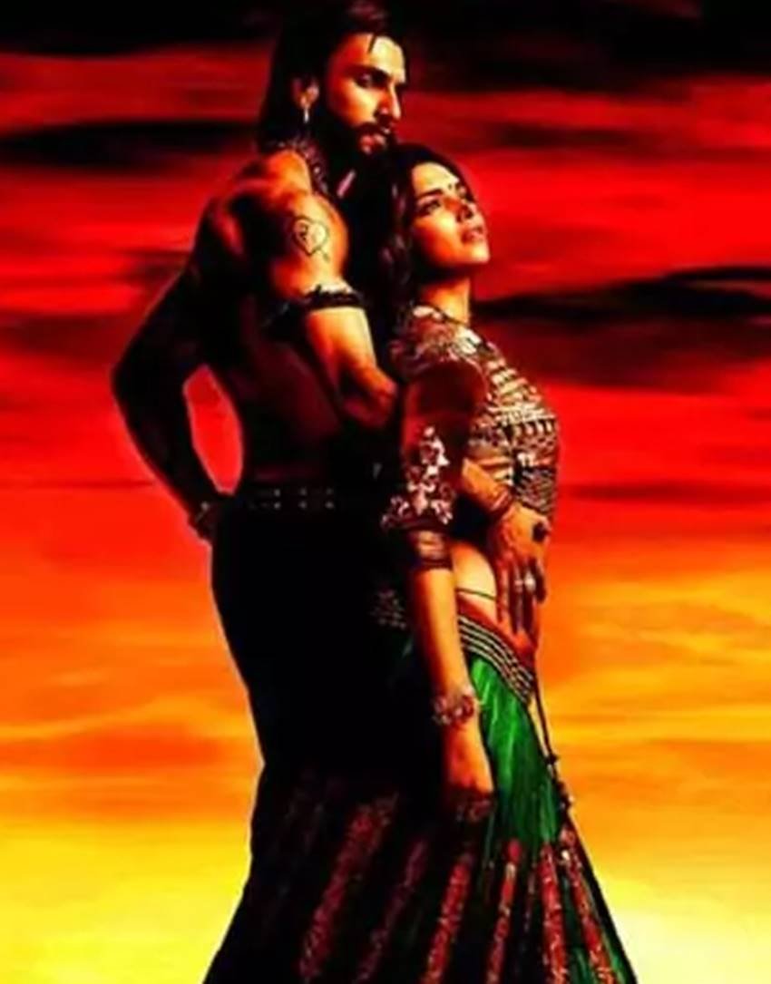 Aishwarya Rai Bachchan, Amitabh Bachchan, Anushka Sharma, Deepika Padukone, Kareena Kapoor Khan, Madhuri Dixit, Vivek Oberoi, Heaviest Costumes, Heaviest Costumes in bollywood, Heaviest Costumes of actress, Heaviest Costumes pics, Heaviest Costumes photos, Heaviest Costumes in films, Heaviest Costumes of stars, photo gallery