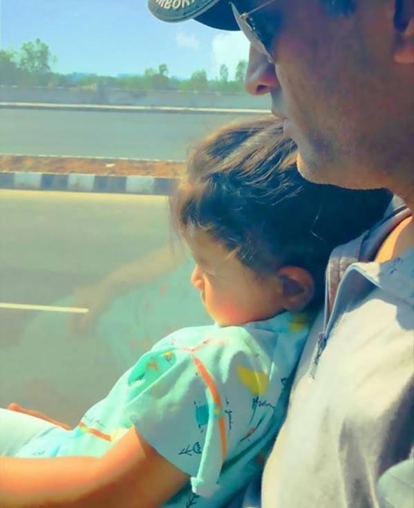ahendra Singh Dhoni, Mahendra Singh Dhoni daughter, Mahendra Singh Dhoni and ziva, Mahendra Singh Dhoni with ziva, ms dhoni, ms dhoni with ziva, Daughter Ziva, zive in ipl, Preity Zinta, Preity Zinta kiss, Preity Zinta flying kiss, Ziva pics, Ziva photos, Ziva pictures, Preity Zinta in ipl, Preity Zinta in match, Flying Kiss, Flying Kiss in ipl, Dhoni in ipl, Dhoni pics, photo gallery"