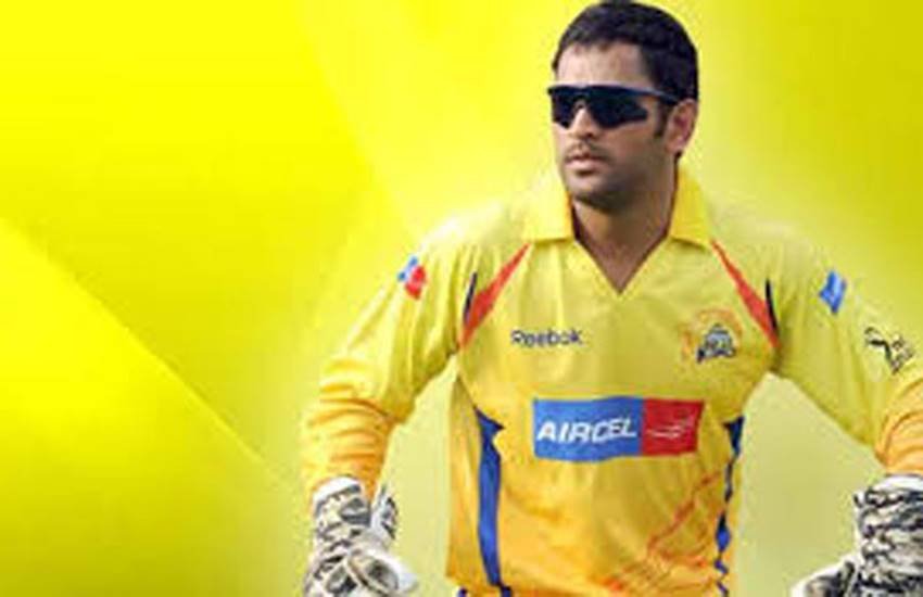  महेंद्र सिंह धोनी।